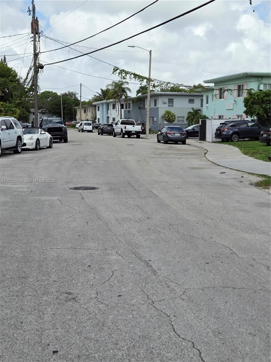 511 NE 82nd Ter, Miami FL 33138 — 10