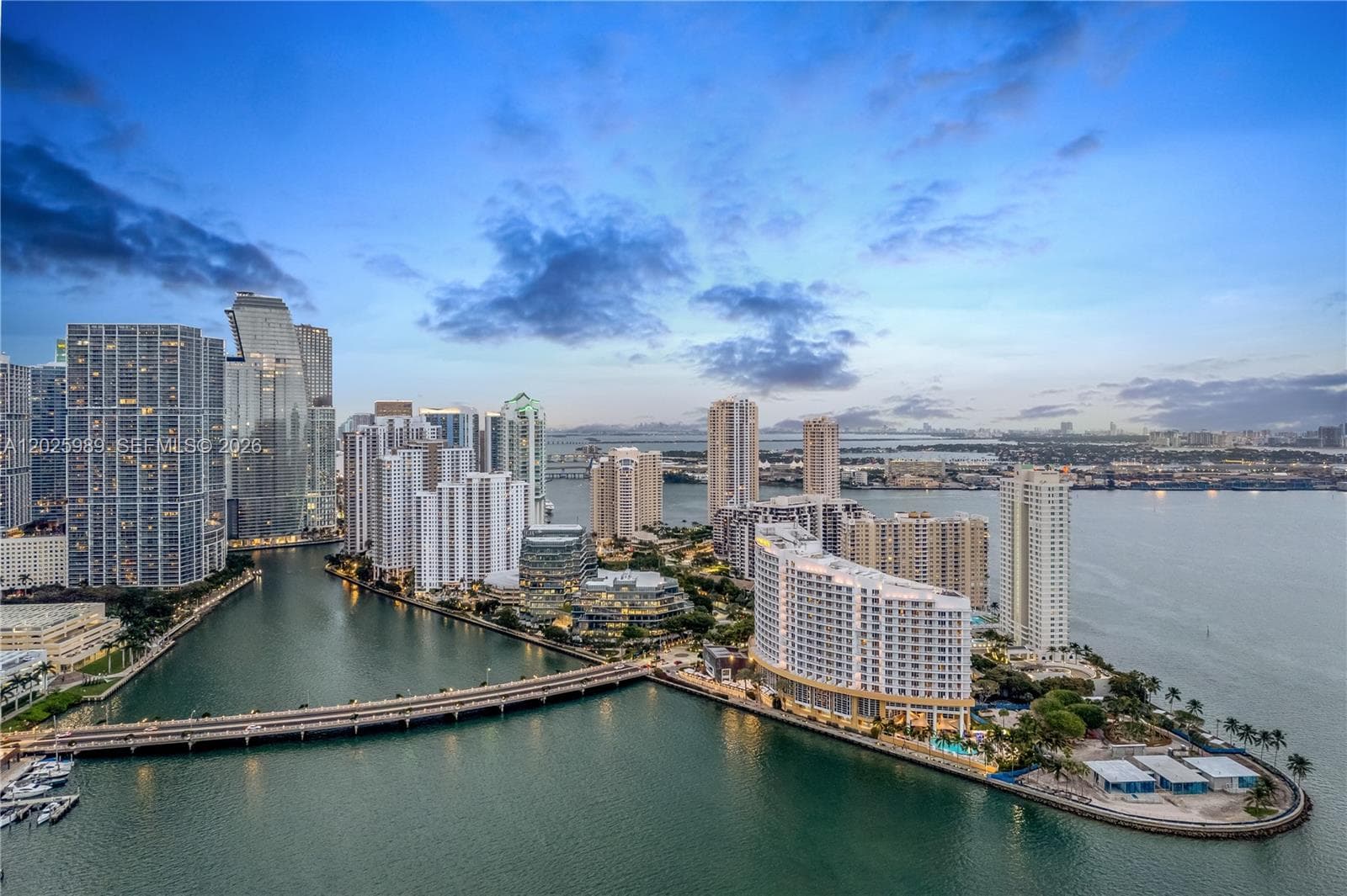 701 Brickell Key Blvd # 512, Miami FL 33131 — 24