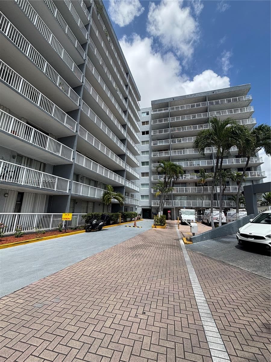1800 NW 24th Ave # 314, Miami FL 33125 — 1