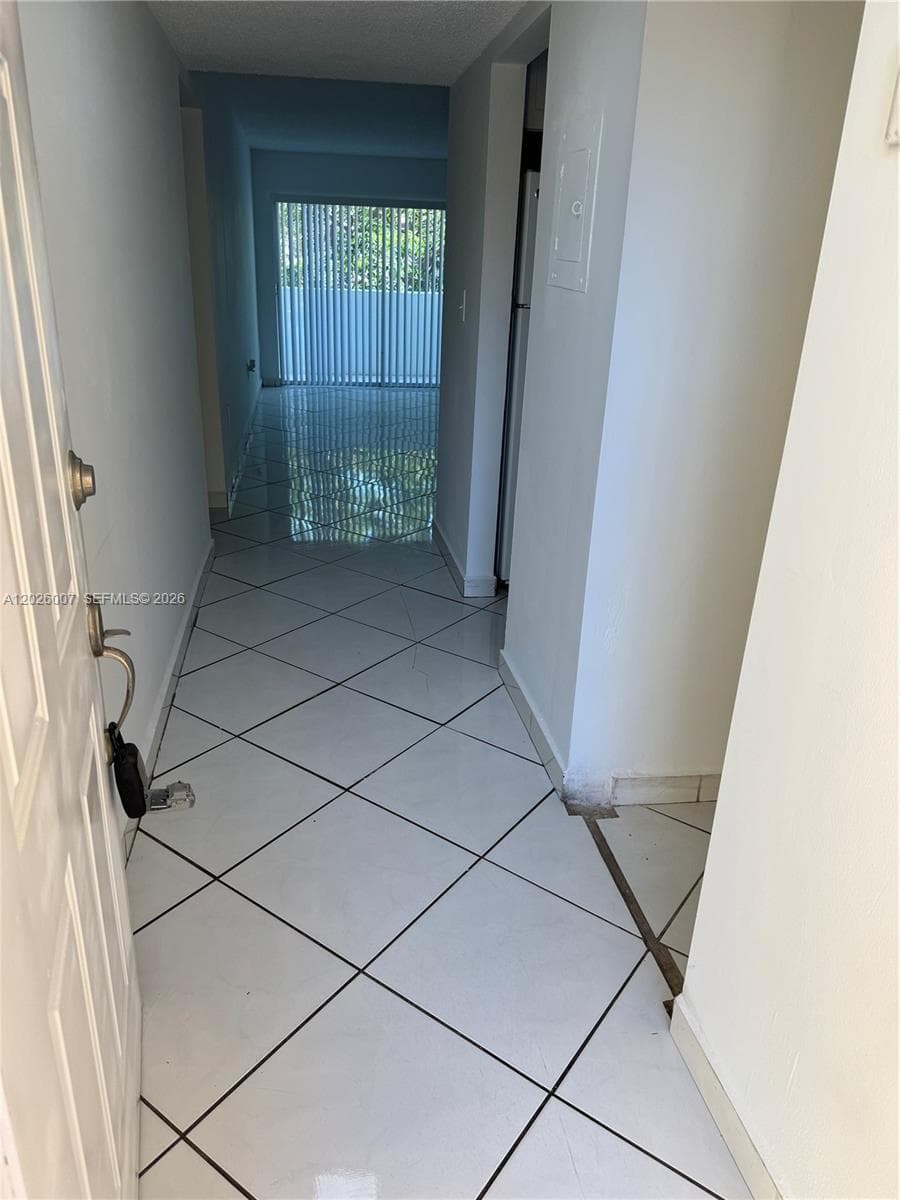 1555 W 44th Pl # 244, Hialeah FL 33012 — 6