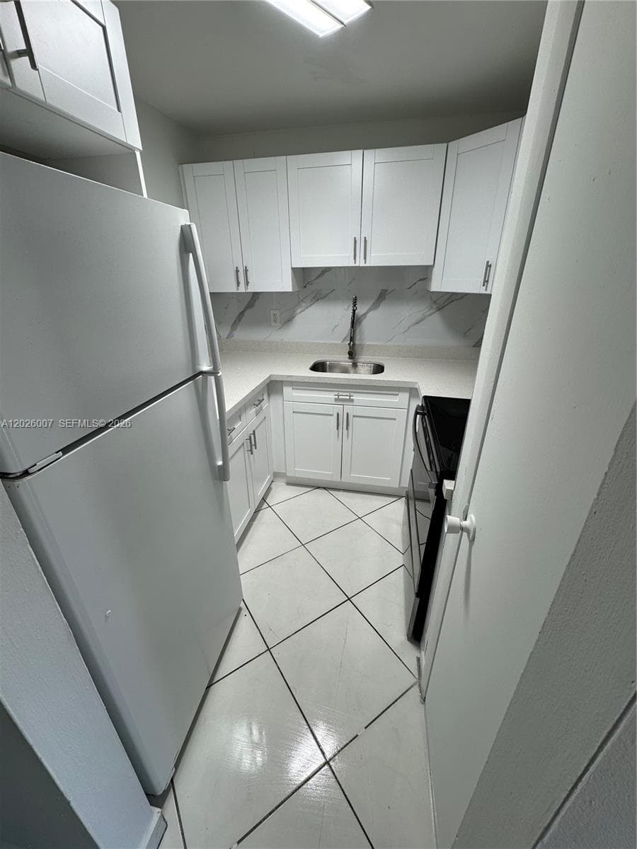 1555 W 44th Pl # 244, Hialeah FL 33012 — 5