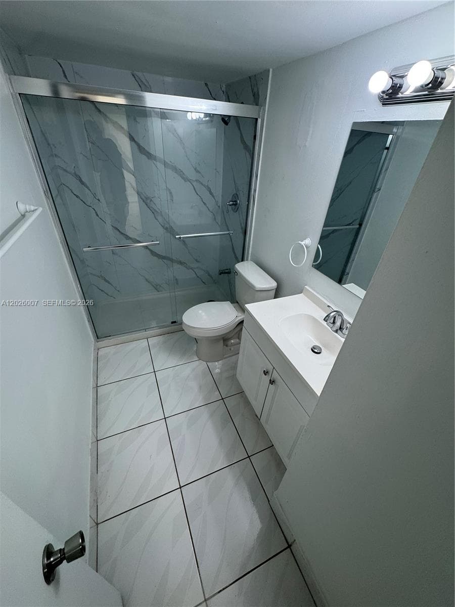 1555 W 44th Pl # 244, Hialeah FL 33012 — 4