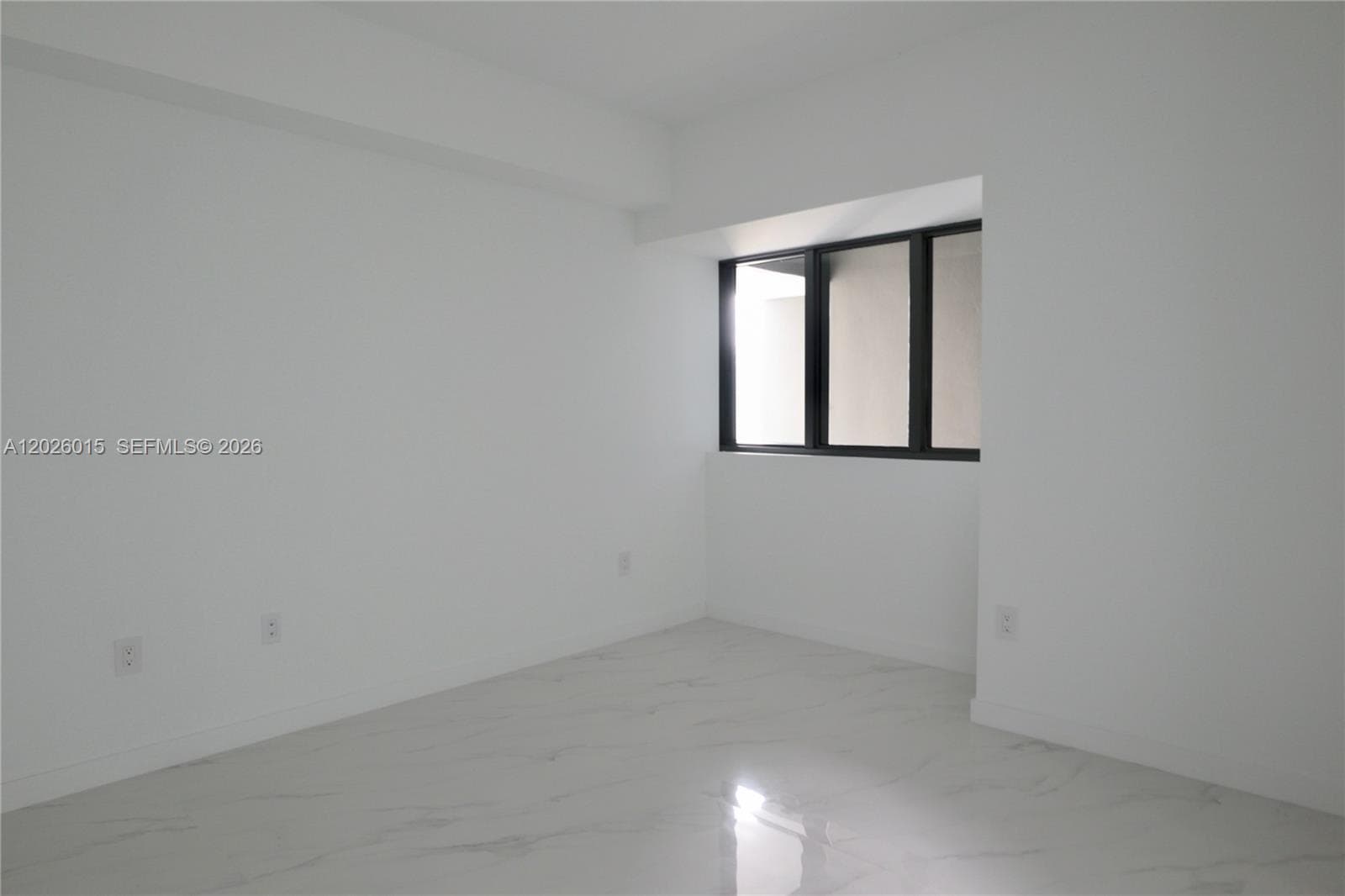 650 NE 32 # 1906, Miami FL 33137 — 26