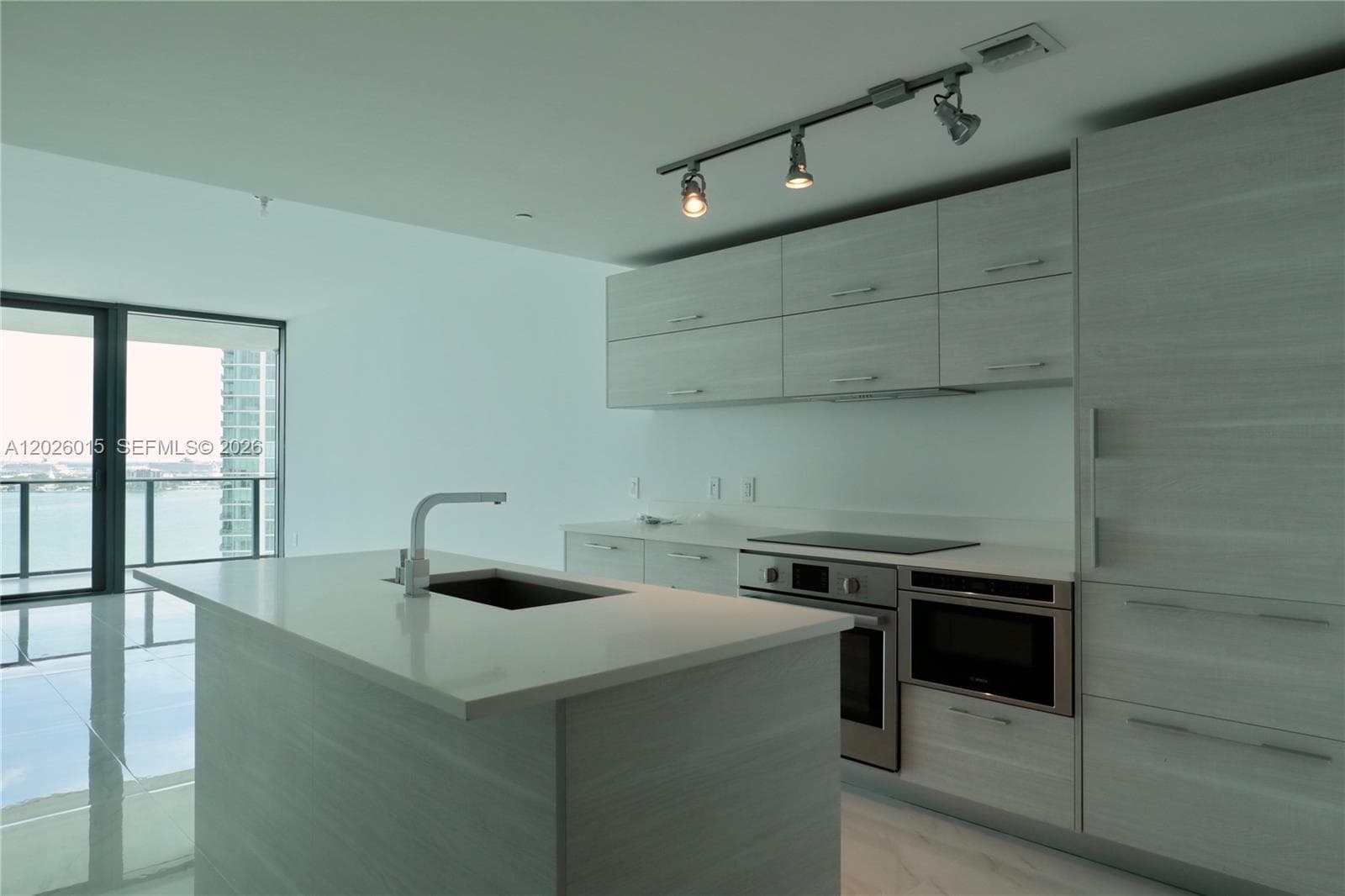 650 NE 32 # 1906, Miami FL 33137 — 7