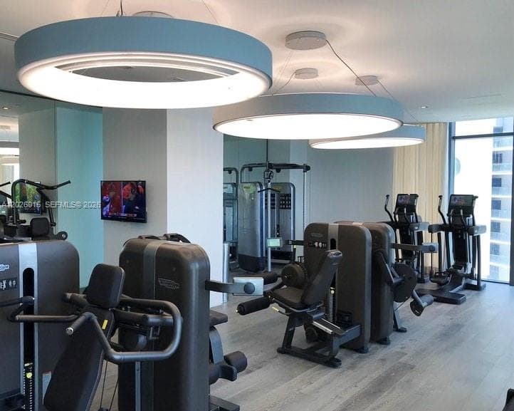650 NE 32 # 1906, Miami FL 33137 — 40