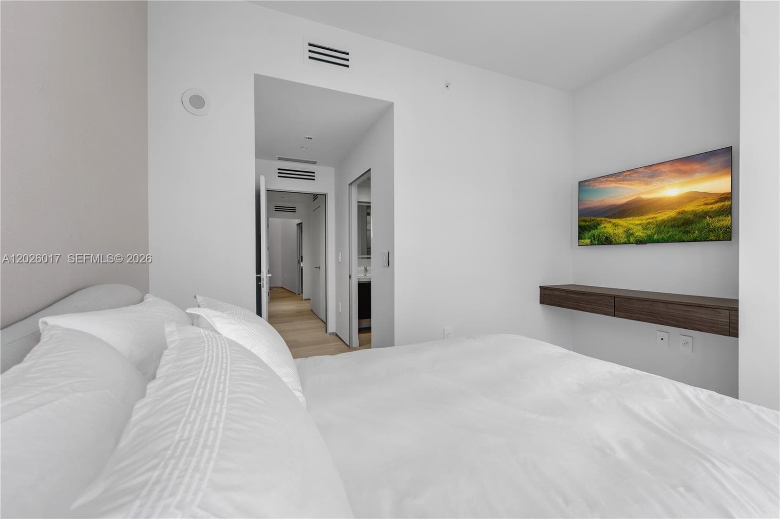 851 NE 1st Ave # 4201, Miami FL 33132 — 27