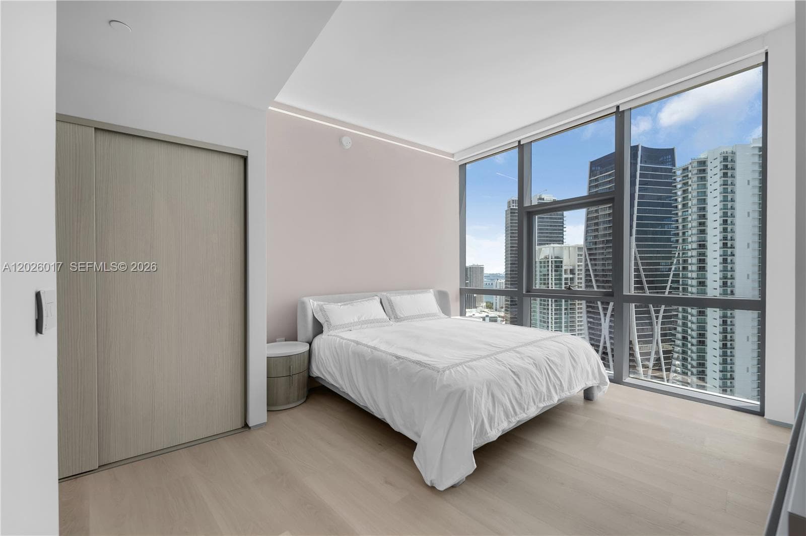 851 NE 1st Ave # 4201, Miami FL 33132 — 17