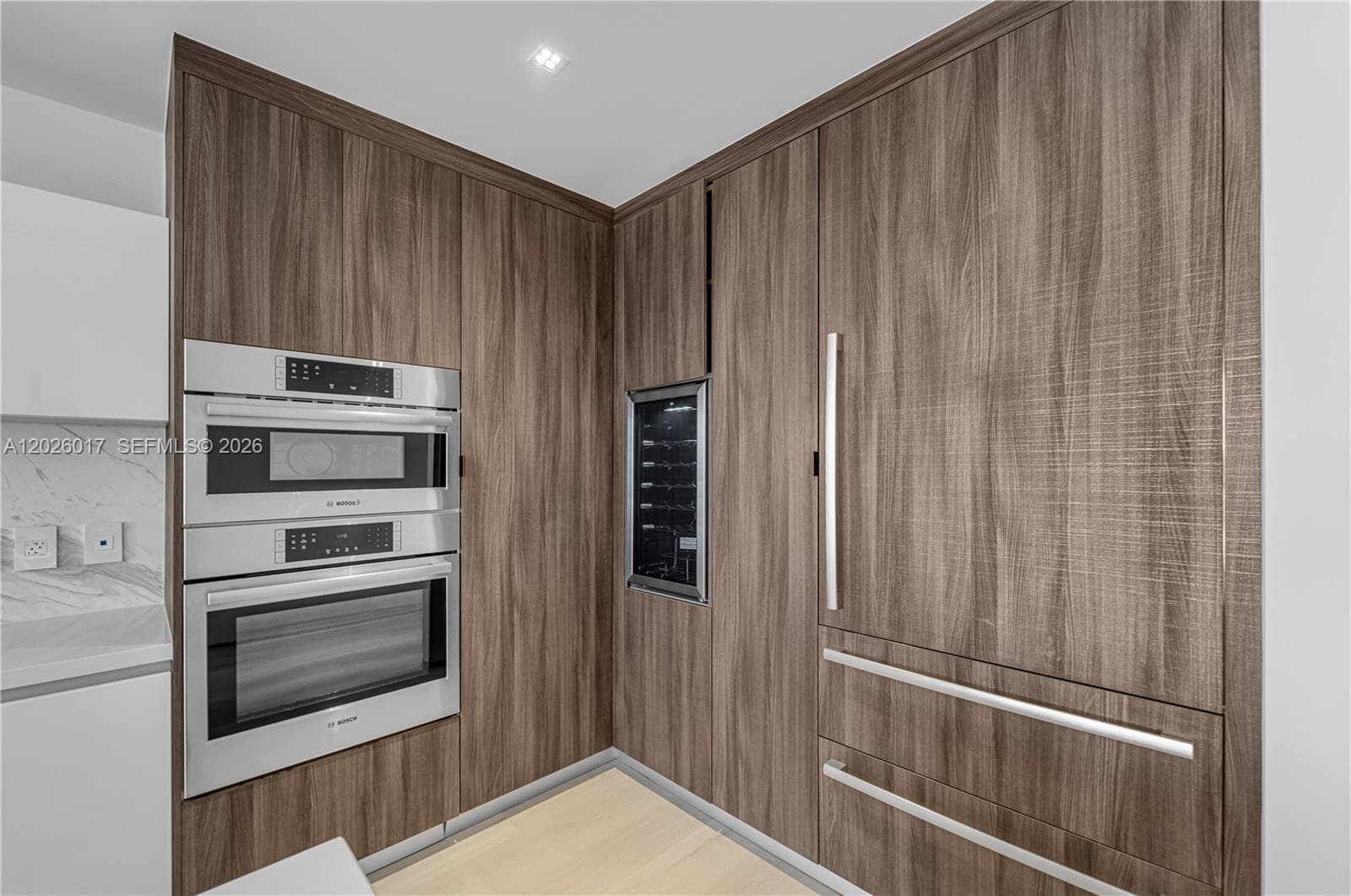 851 NE 1st Ave # 4201, Miami FL 33132 — 47
