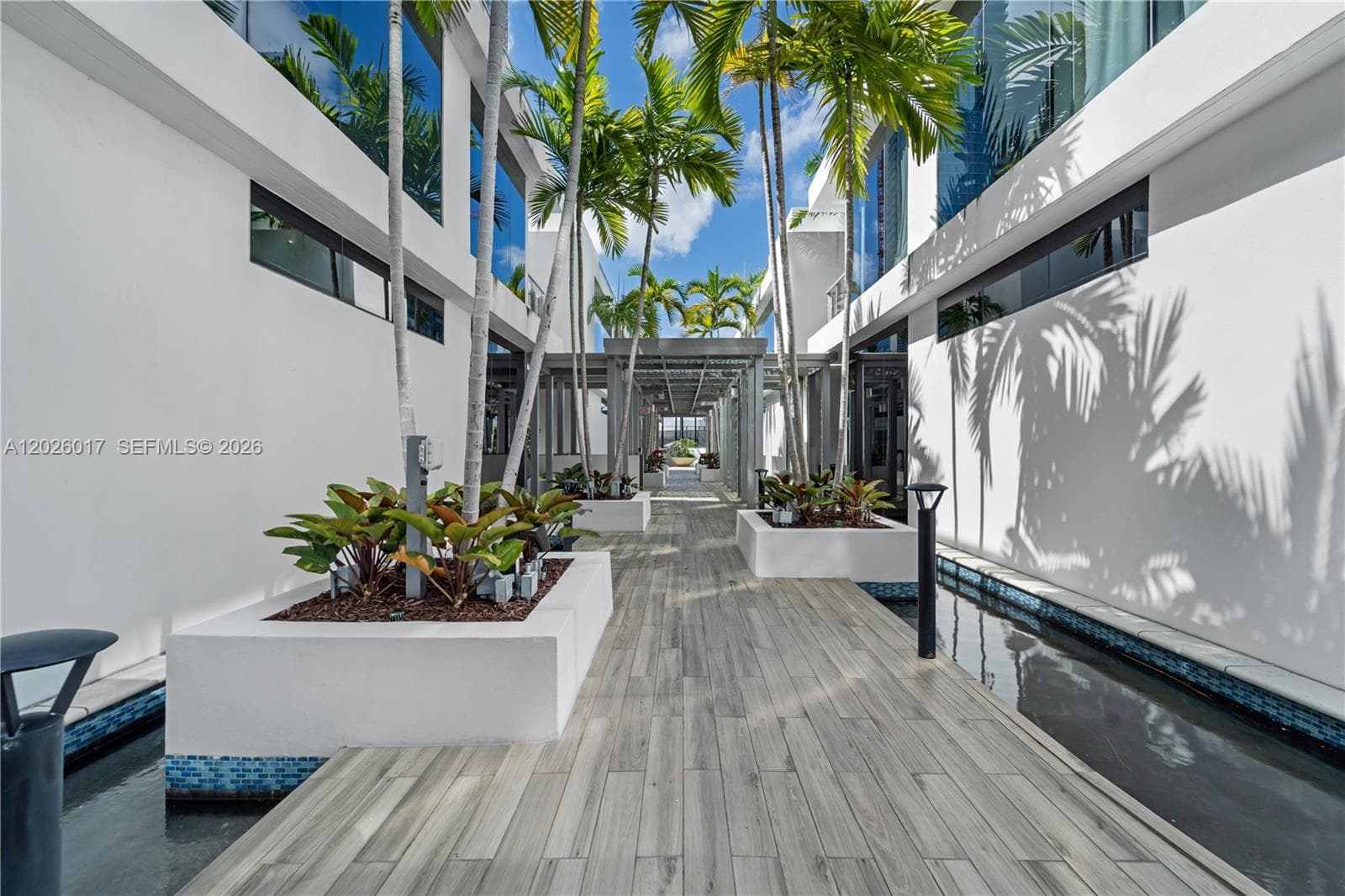 851 NE 1st Ave # 4201, Miami FL 33132 — 109