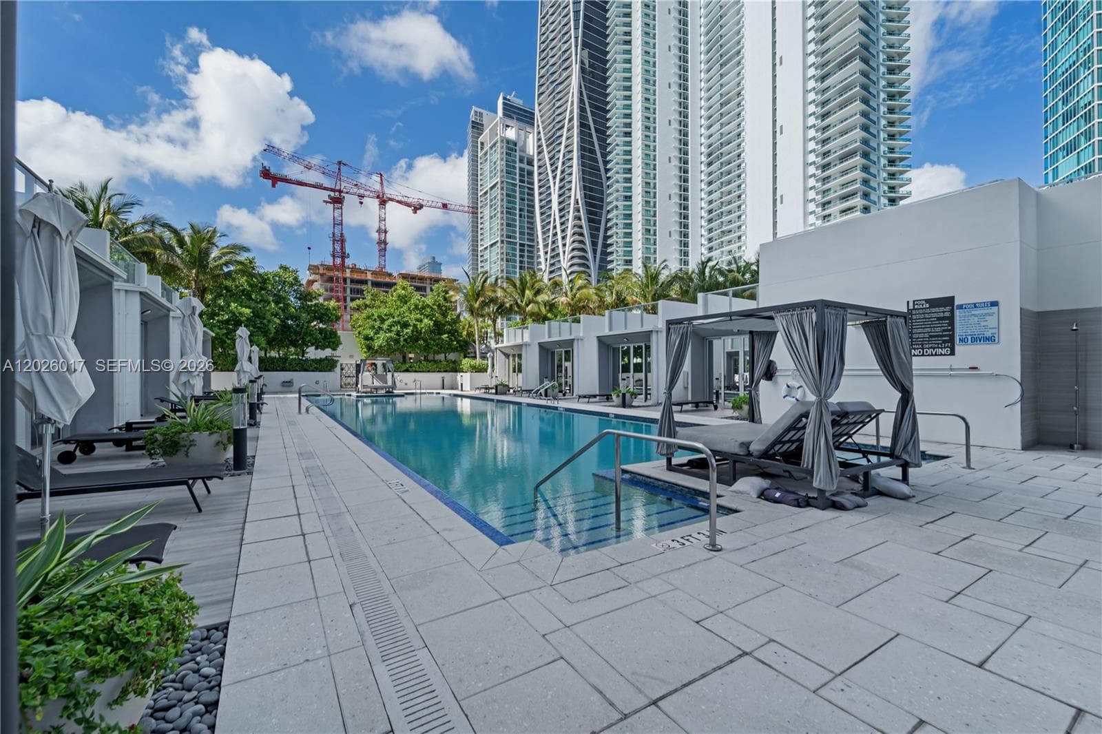 851 NE 1st Ave # 4201, Miami FL 33132 — 121