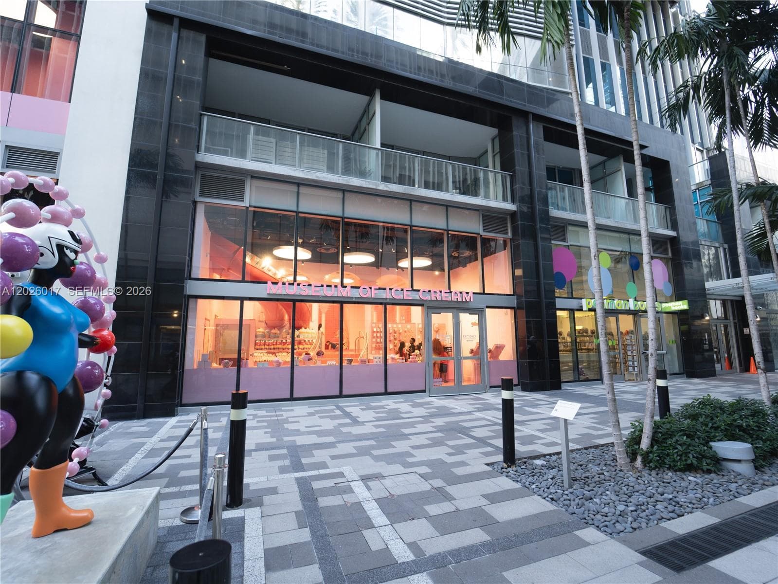 851 NE 1st Ave # 4201, Miami FL 33132 — 138