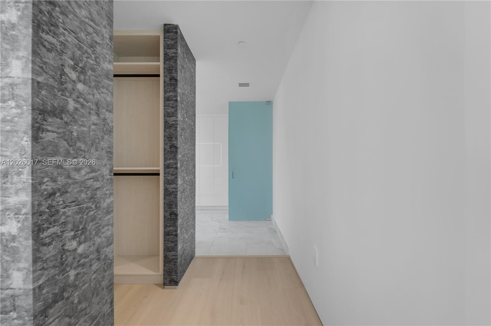 851 NE 1st Ave # 4201, Miami FL 33132 — 73