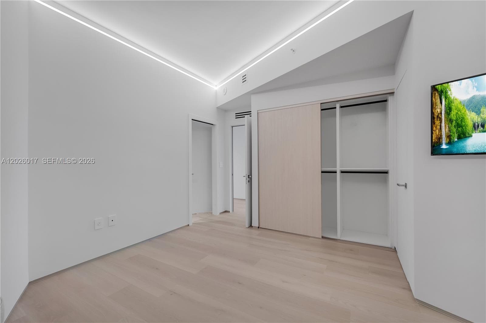 851 NE 1st Ave # 4201, Miami FL 33132 — 32