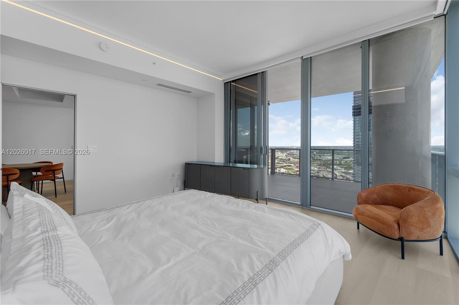 851 NE 1st Ave # 4201, Miami FL 33132 — 71
