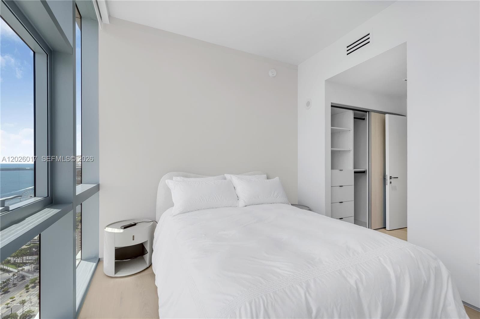 851 NE 1st Ave # 4201, Miami FL 33132 — 28