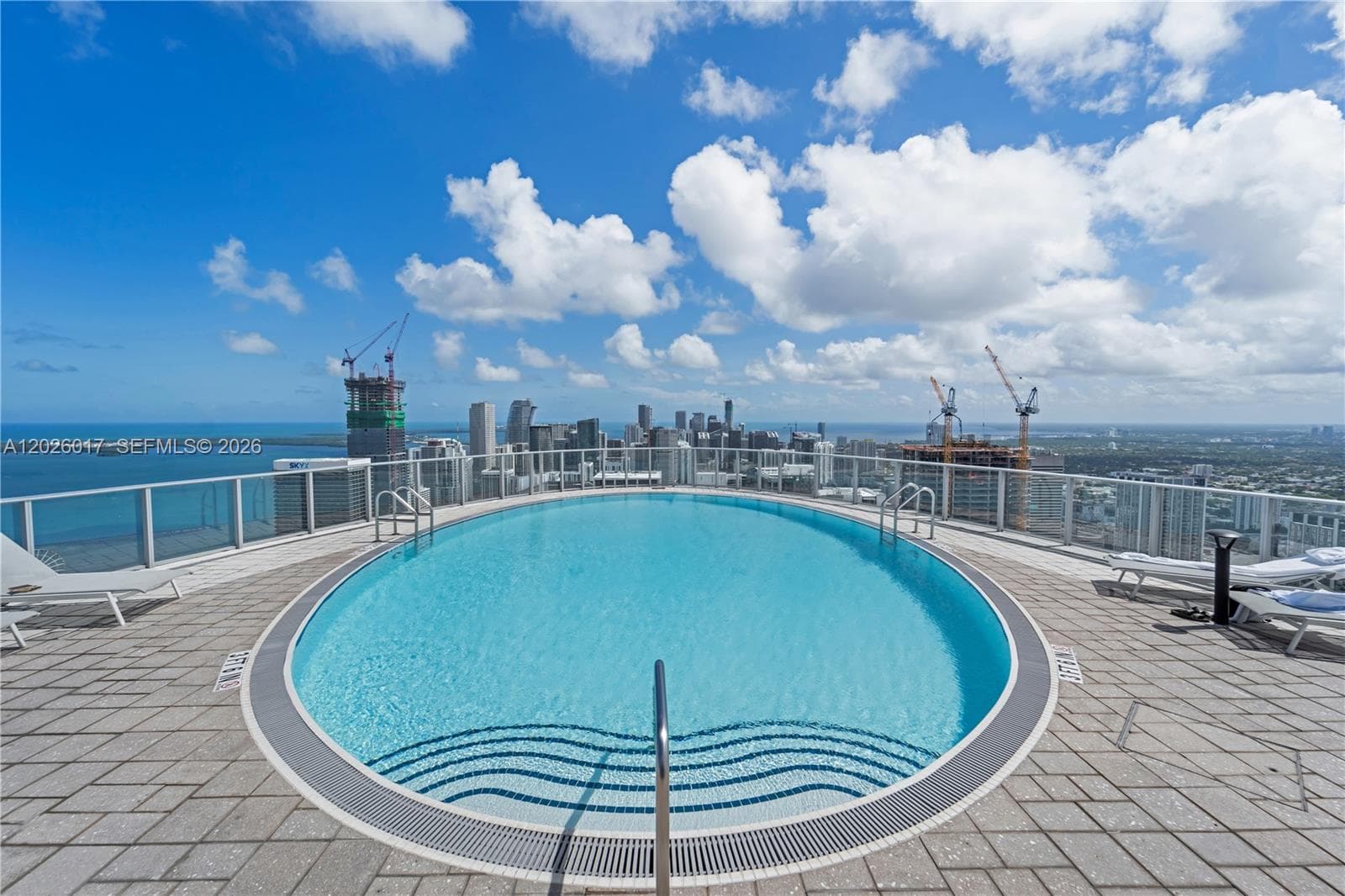 851 NE 1st Ave # 4201, Miami FL 33132 — 86