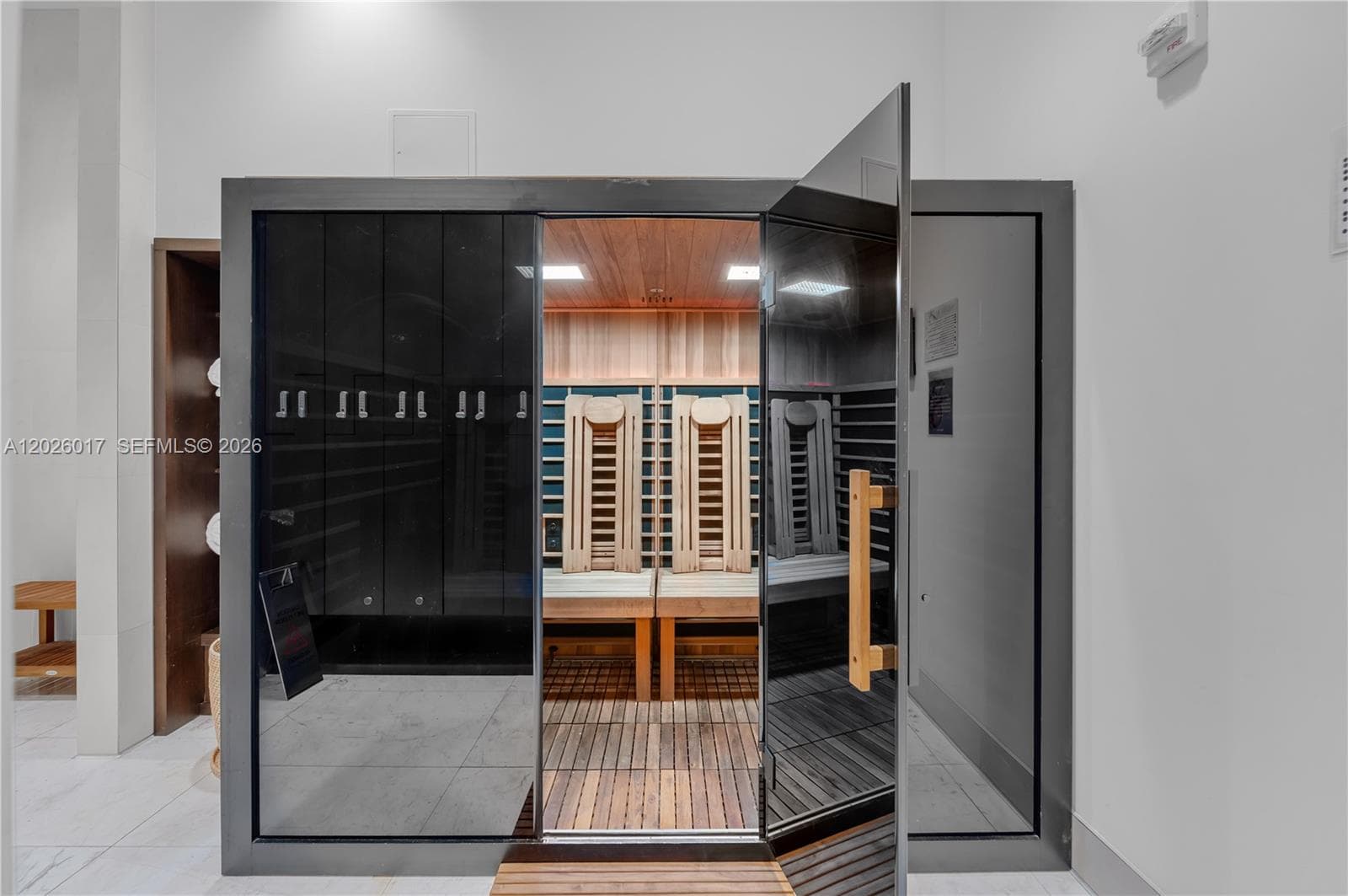 851 NE 1st Ave # 4201, Miami FL 33132 — 113