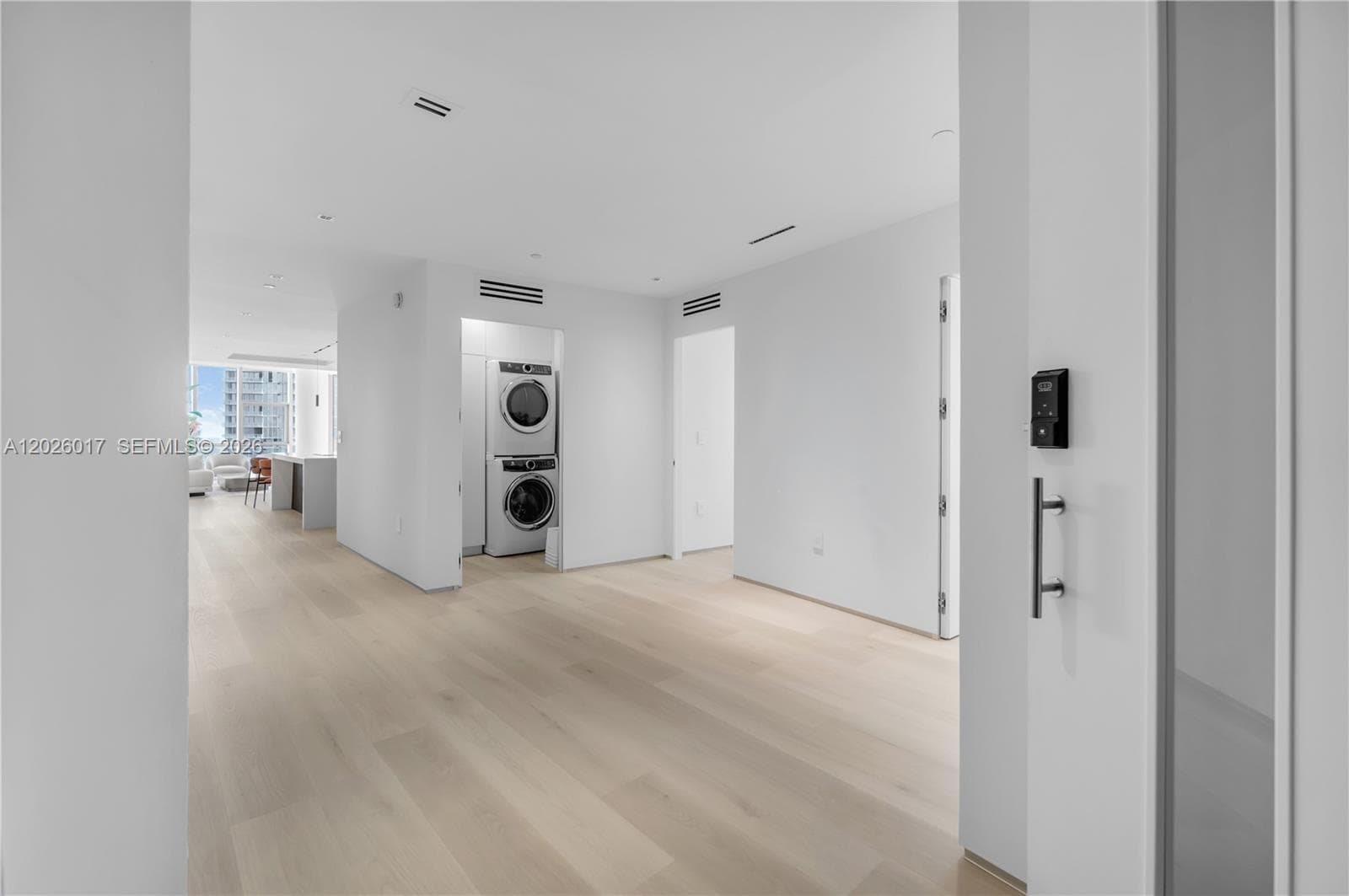 851 NE 1st Ave # 4201, Miami FL 33132 — 11