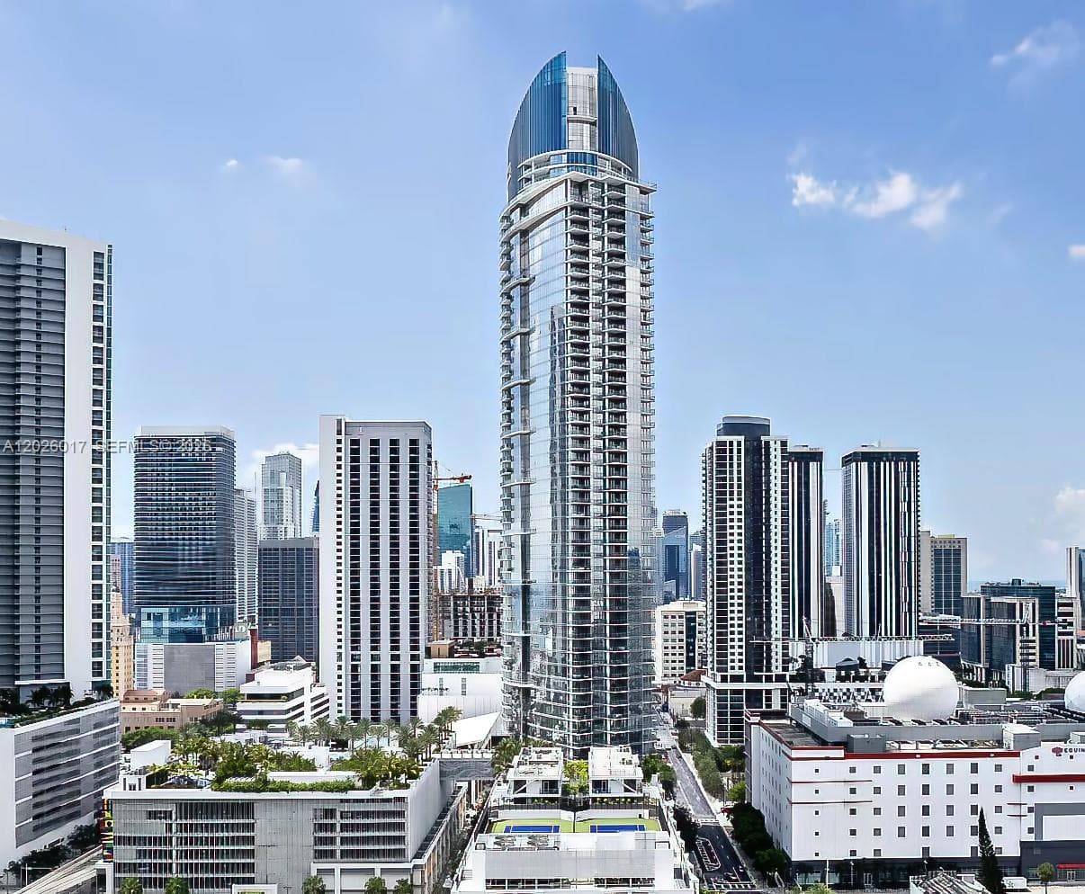 851 NE 1st Ave # 4201, Miami FL 33132 — 134
