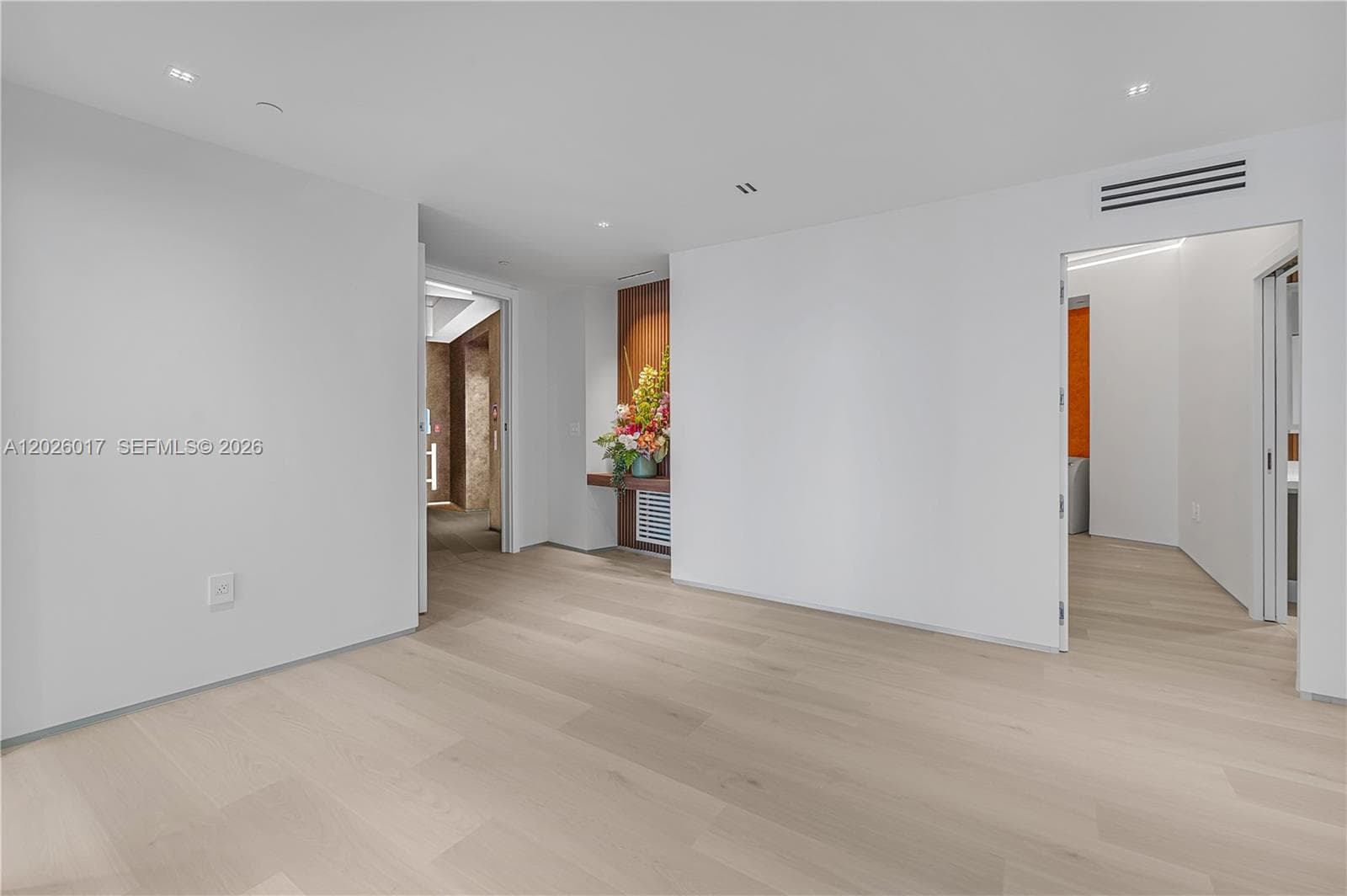 851 NE 1st Ave # 4201, Miami FL 33132 — 29