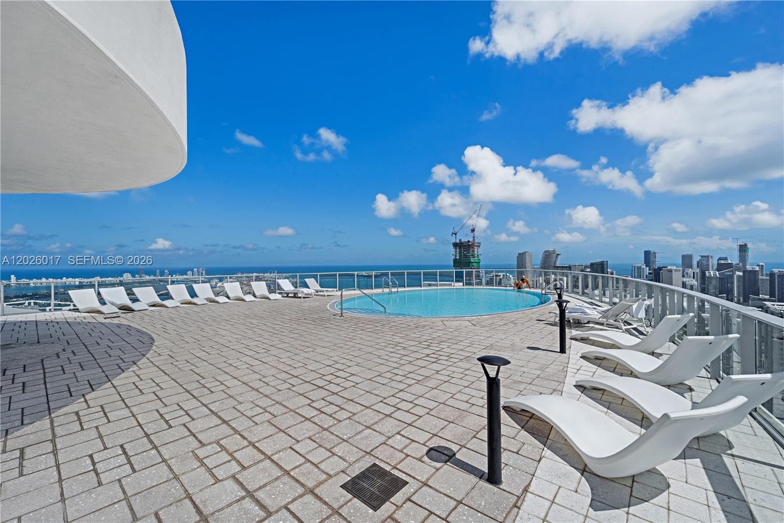 851 NE 1st Ave # 4201, Miami FL 33132 — 85