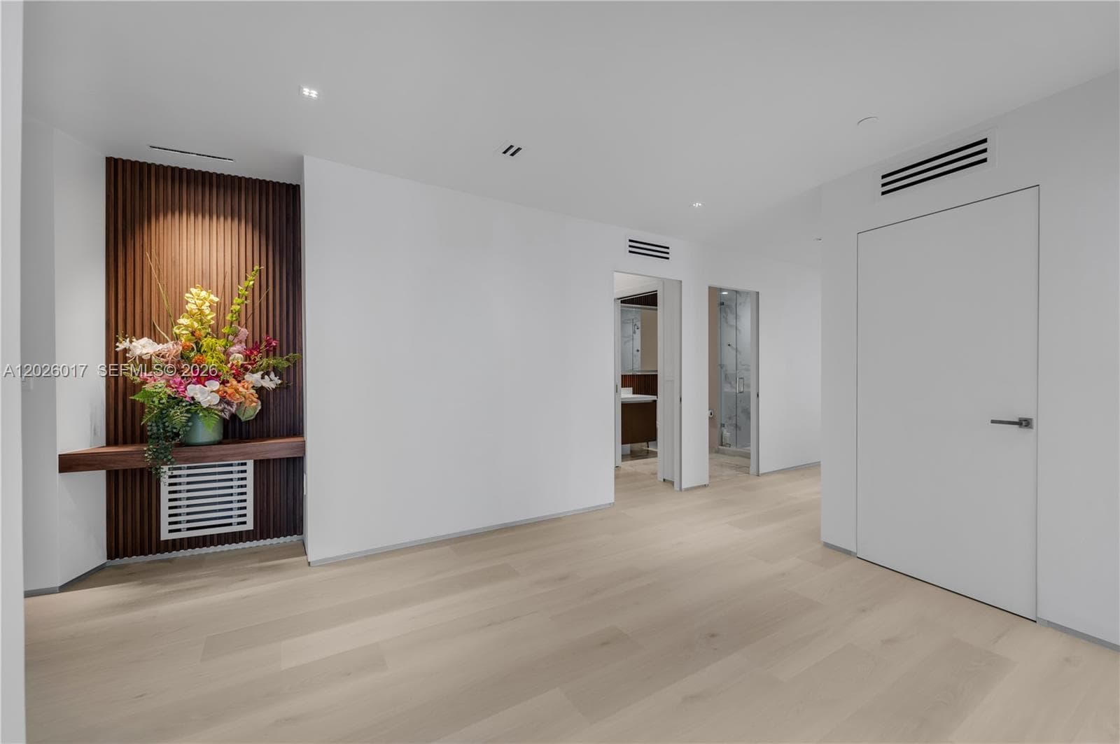 851 NE 1st Ave # 4201, Miami FL 33132 — 21