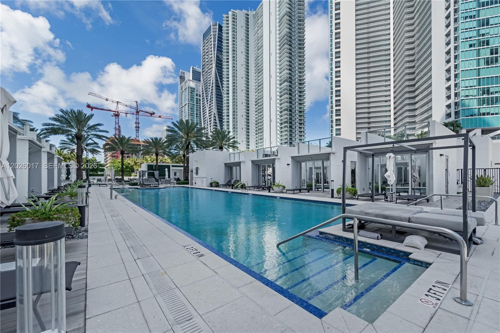 851 NE 1st Ave # 4201, Miami FL 33132 — 122