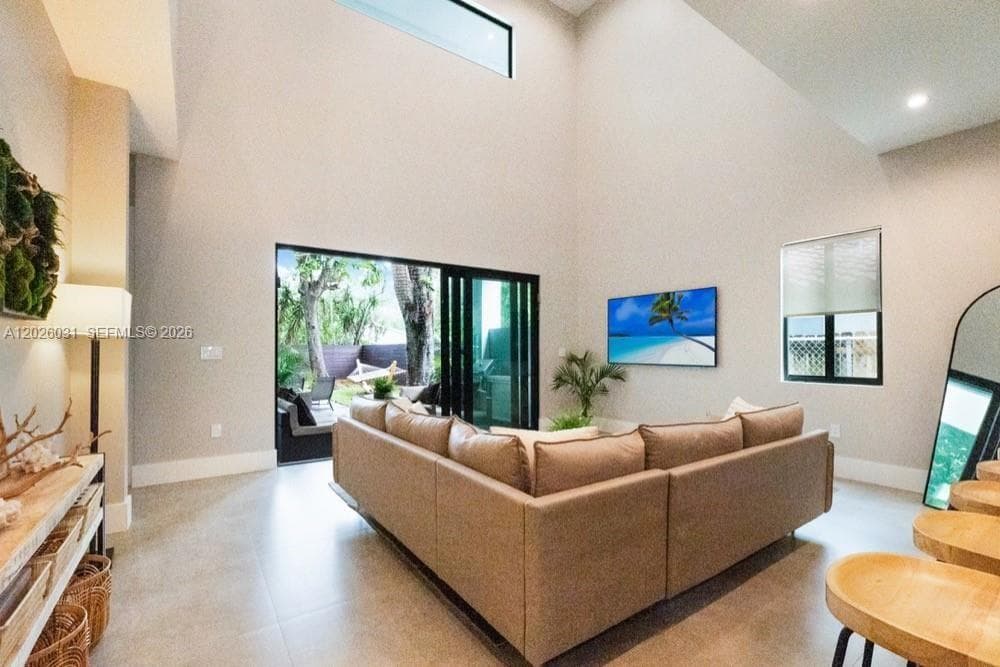 3379 William Ave, Miami FL 33133 — 10