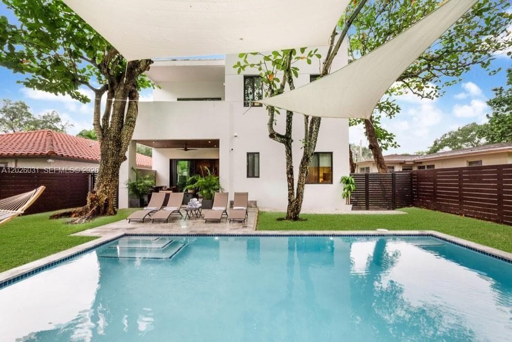 3379 William Ave, Miami FL 33133 — 15