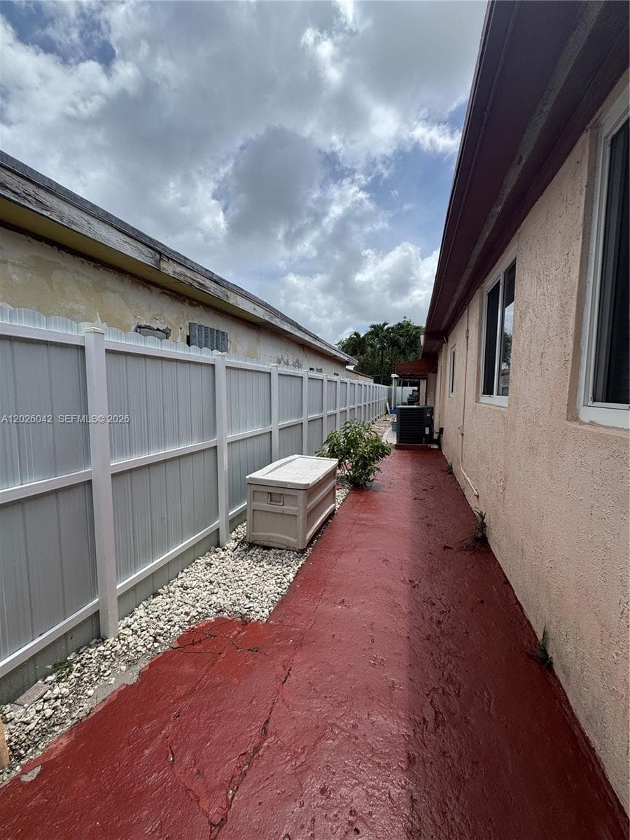 5551 E 4th Ave, Hialeah FL 33013 — 20