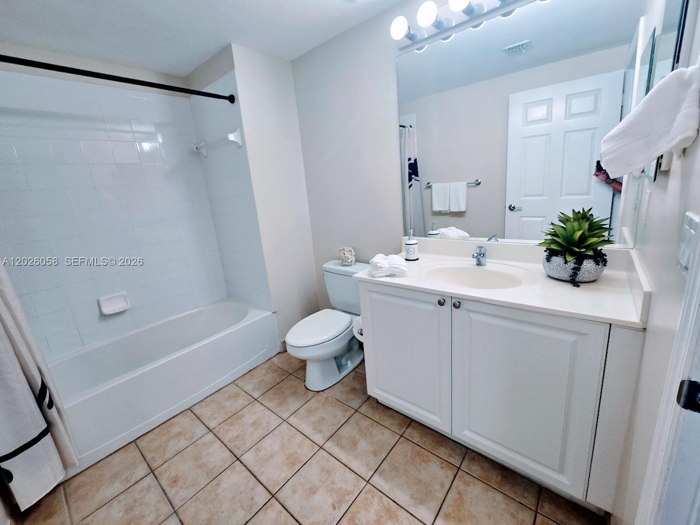 888 S Douglas Rd # 1507, Coral Gables FL 33134 — 19
