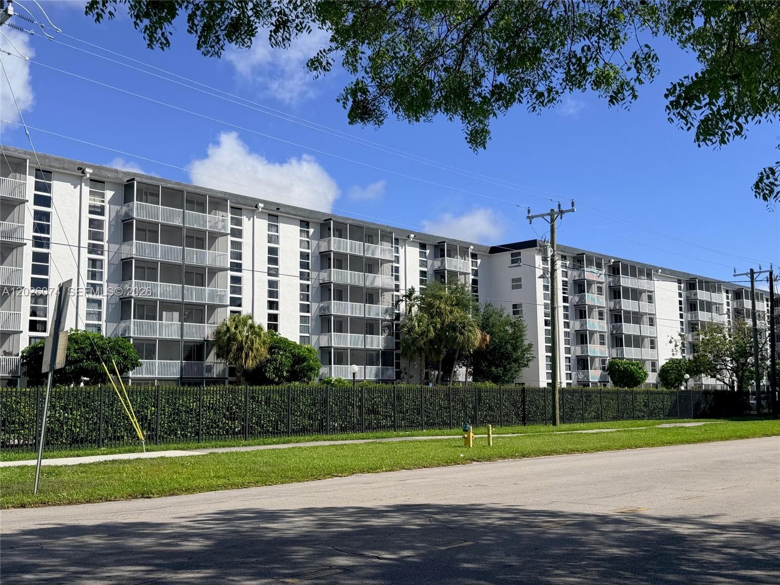 16851 NE 23rd Ave # B601, North Miami Beach FL 33160 — 1
