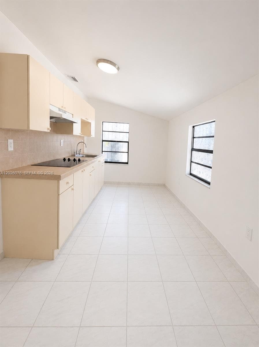 Kings Gardens Sec Two, Miami Gardens, FL — 3