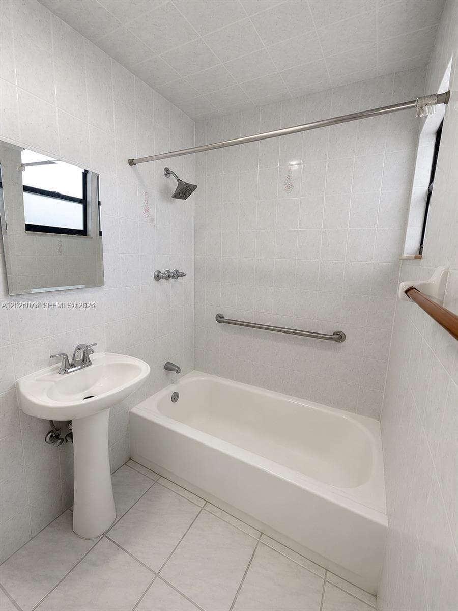 Kings Gardens Sec Two, Miami Gardens, FL — 9