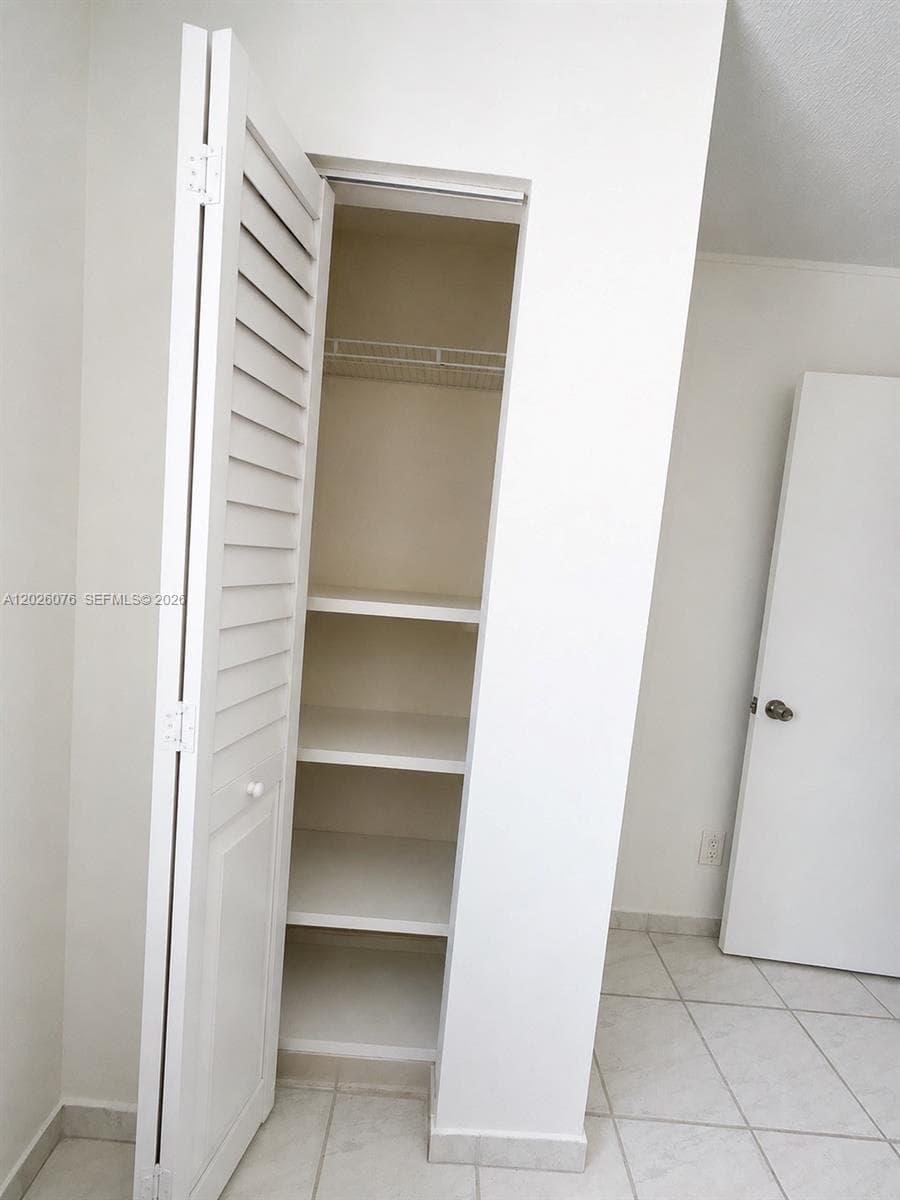 Kings Gardens Sec Two, Miami Gardens, FL — 8