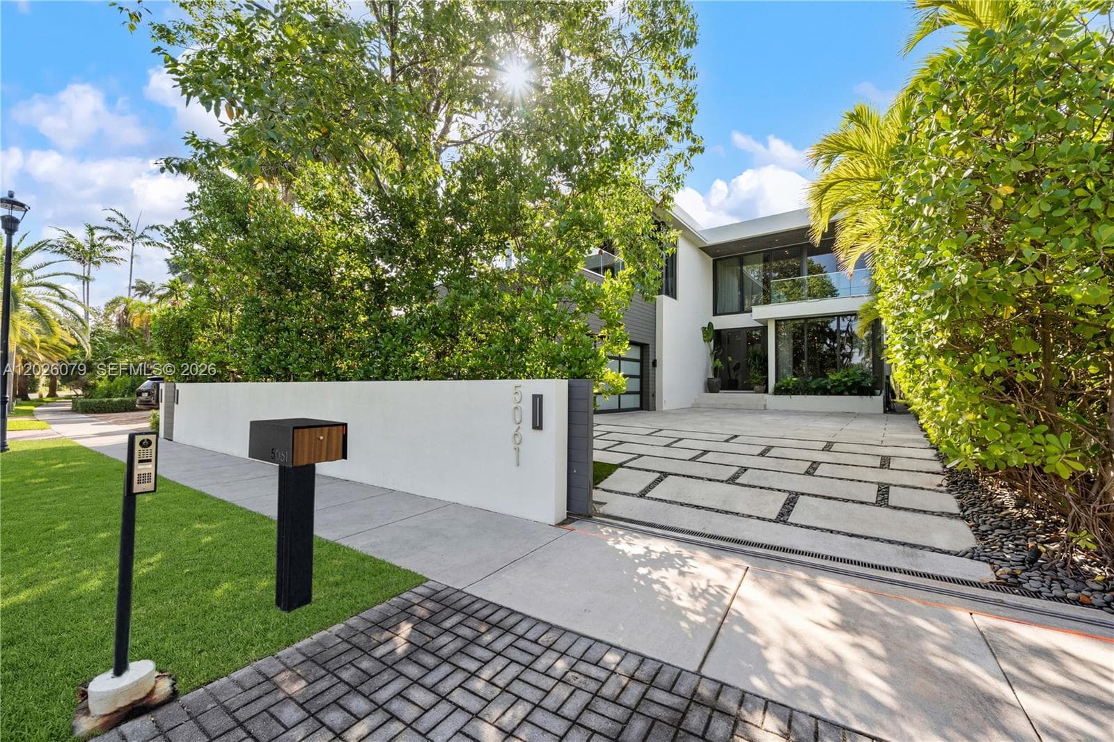 5061 N Bay Rd, Miami Beach FL 33140 — 62