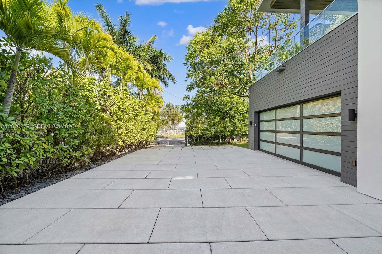 5061 N Bay Rd, Miami Beach FL 33140 — 57