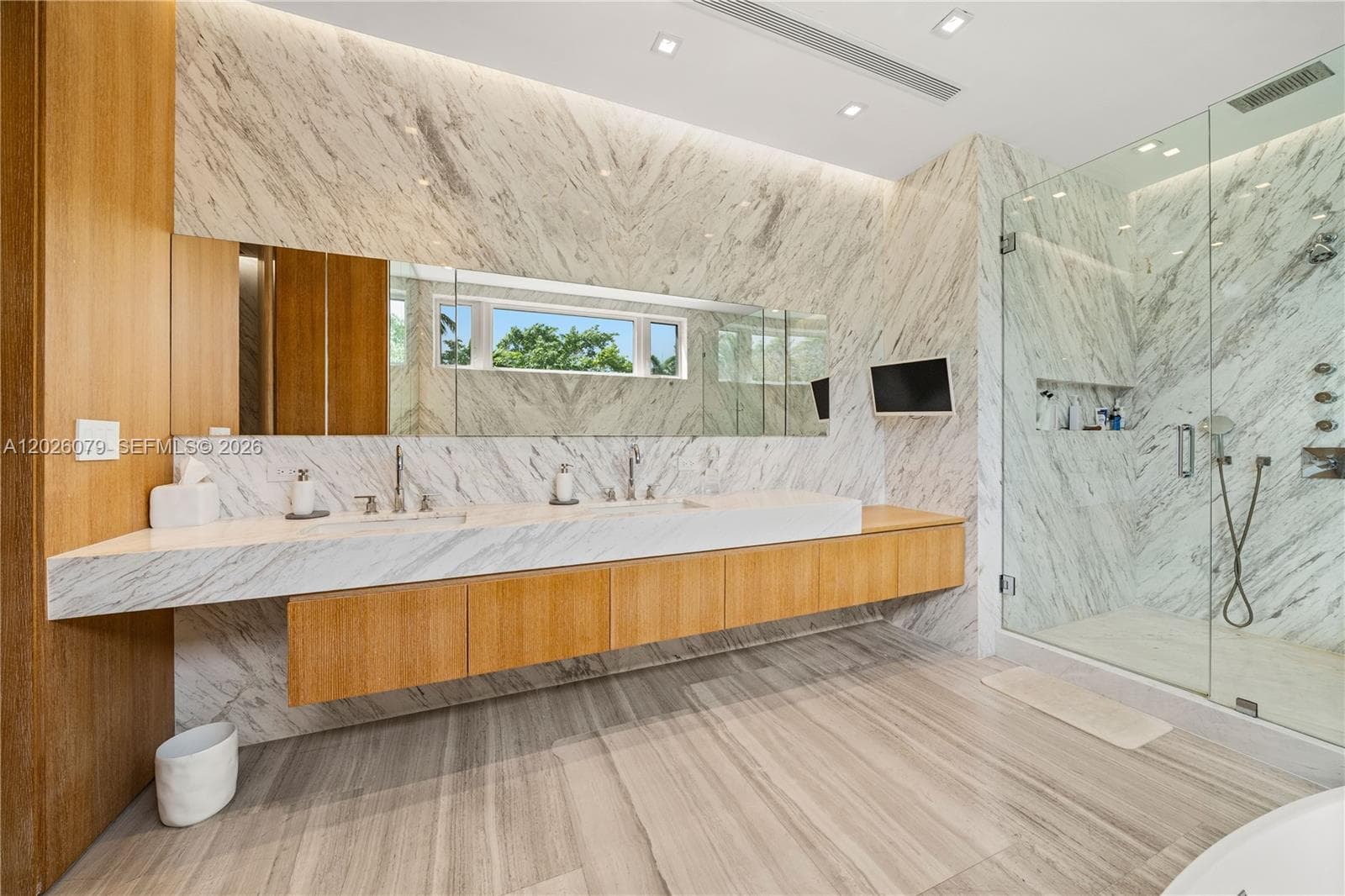 5061 N Bay Rd, Miami Beach FL 33140 — 22