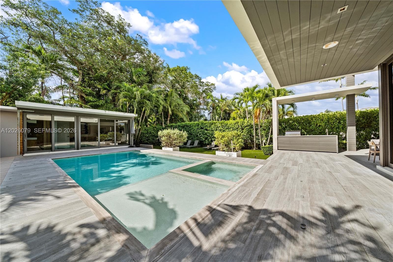 5061 N Bay Rd, Miami Beach FL 33140 — 49