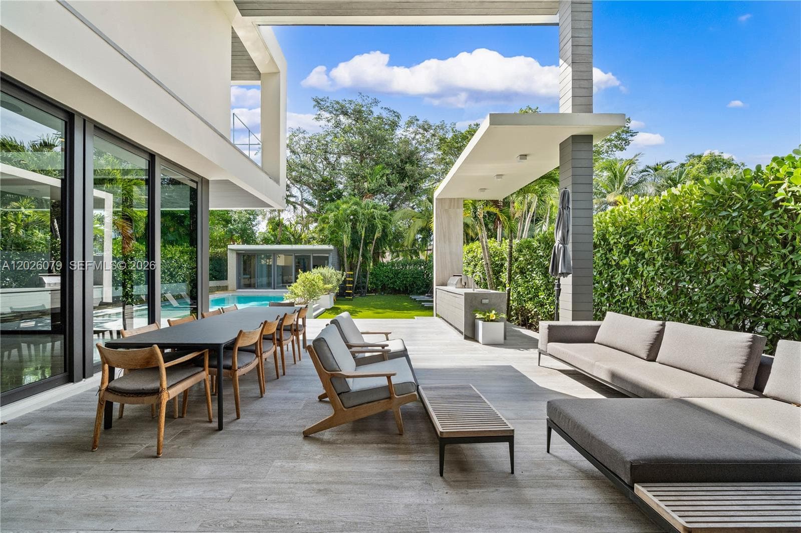 5061 N Bay Rd, Miami Beach FL 33140 — 51