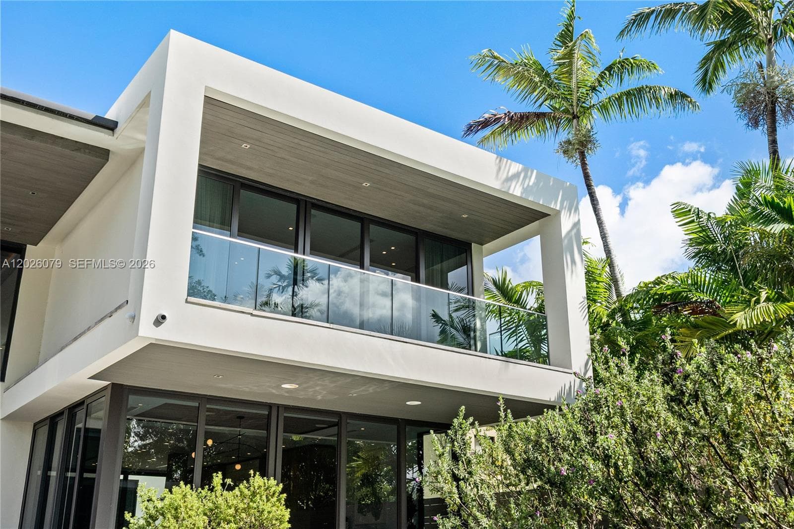 5061 N Bay Rd, Miami Beach FL 33140 — 55