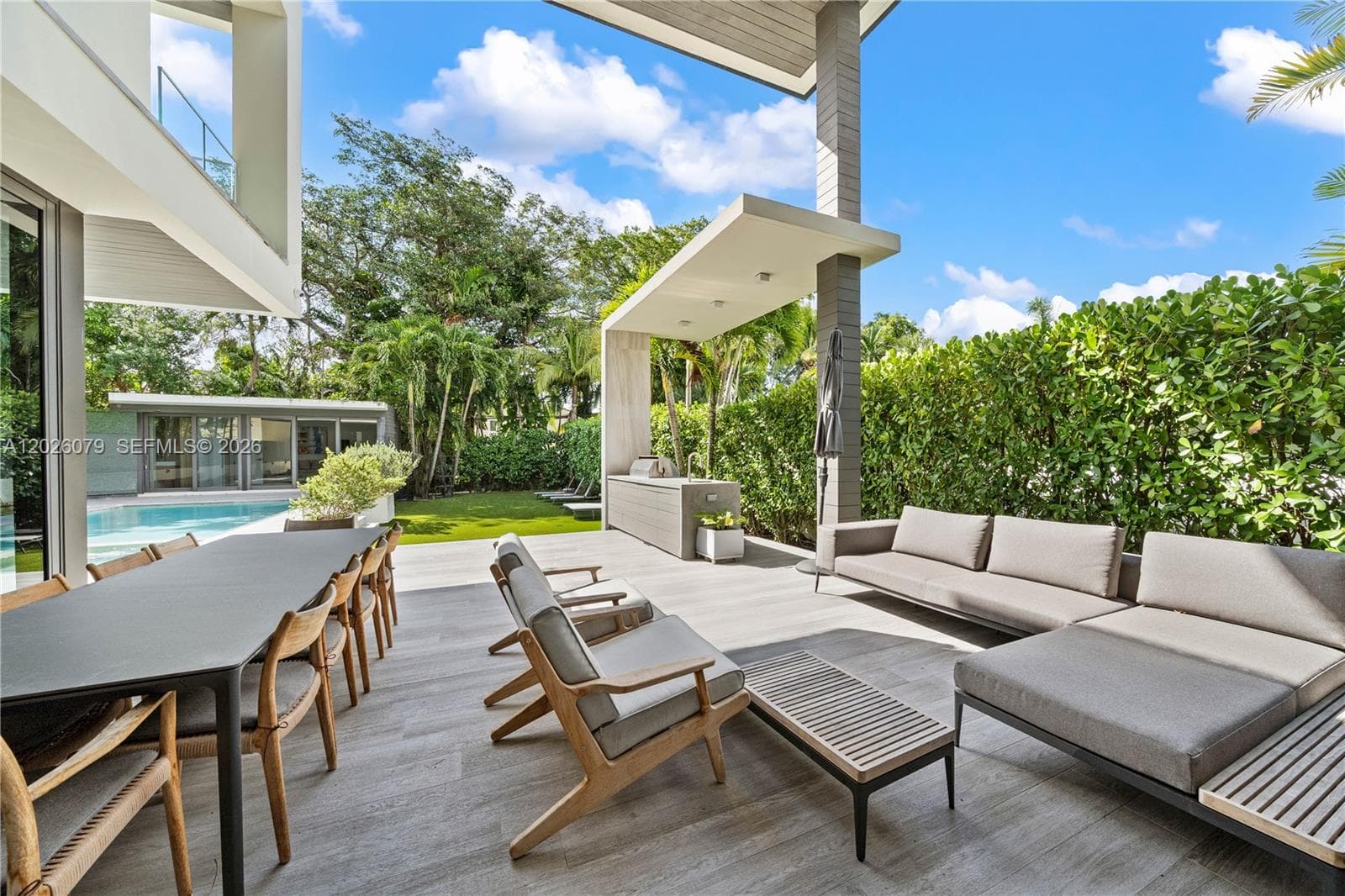 5061 N Bay Rd, Miami Beach FL 33140 — 50