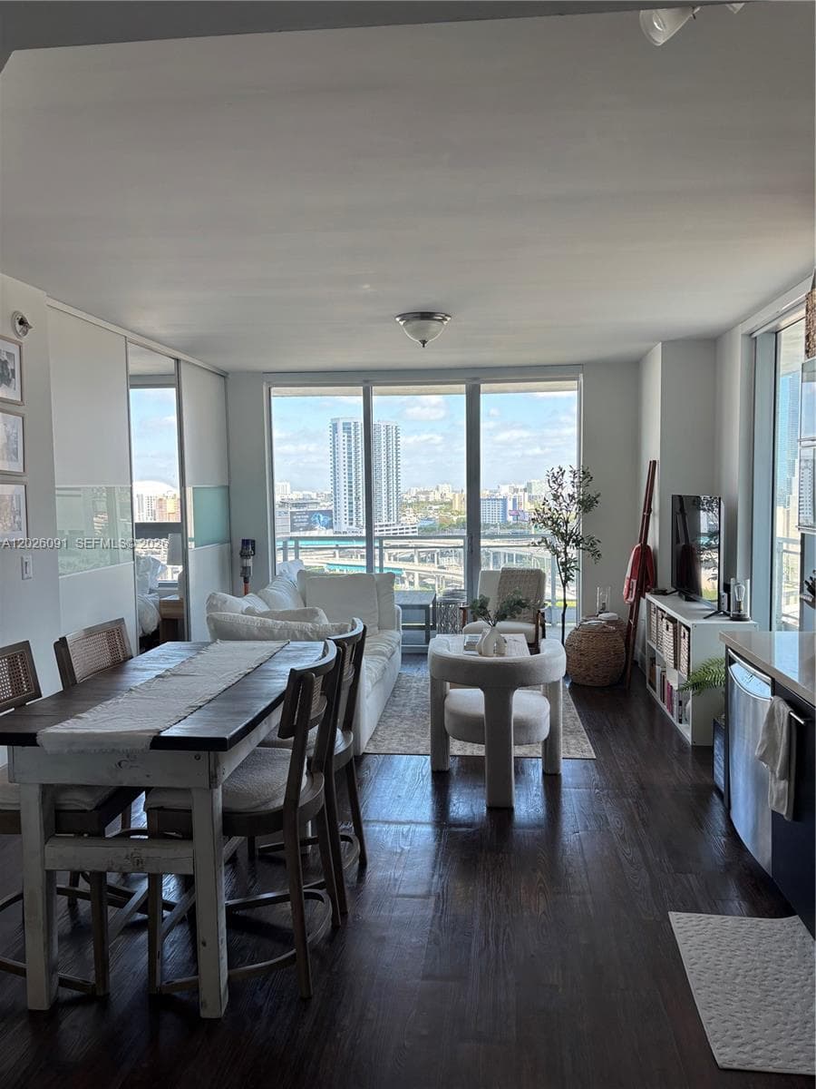 90 SW 3rd St # 1705, Miami FL 33130 — 6