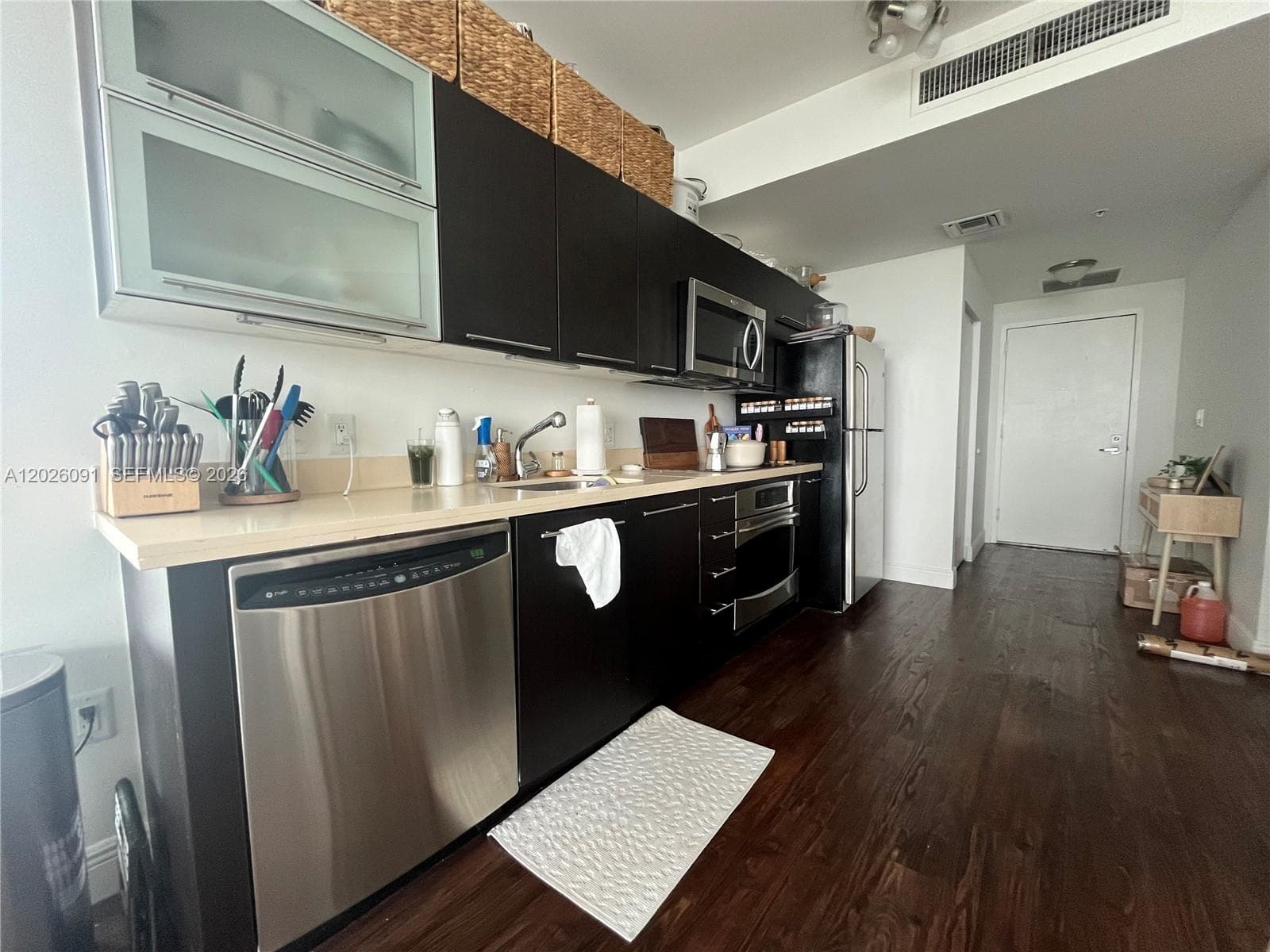 90 SW 3rd St # 1705, Miami FL 33130 — 1