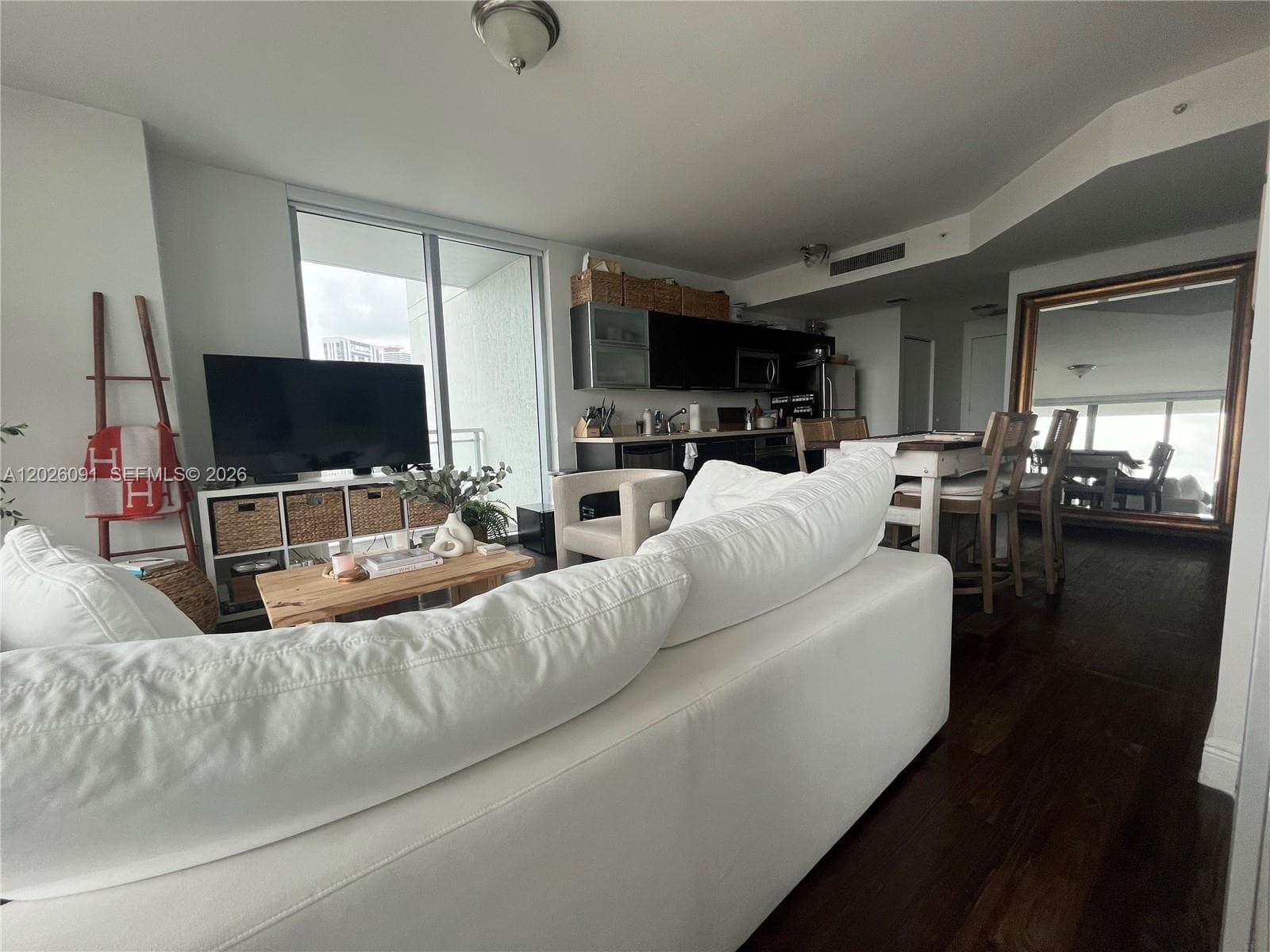 90 SW 3rd St # 1705, Miami FL 33130 — 5
