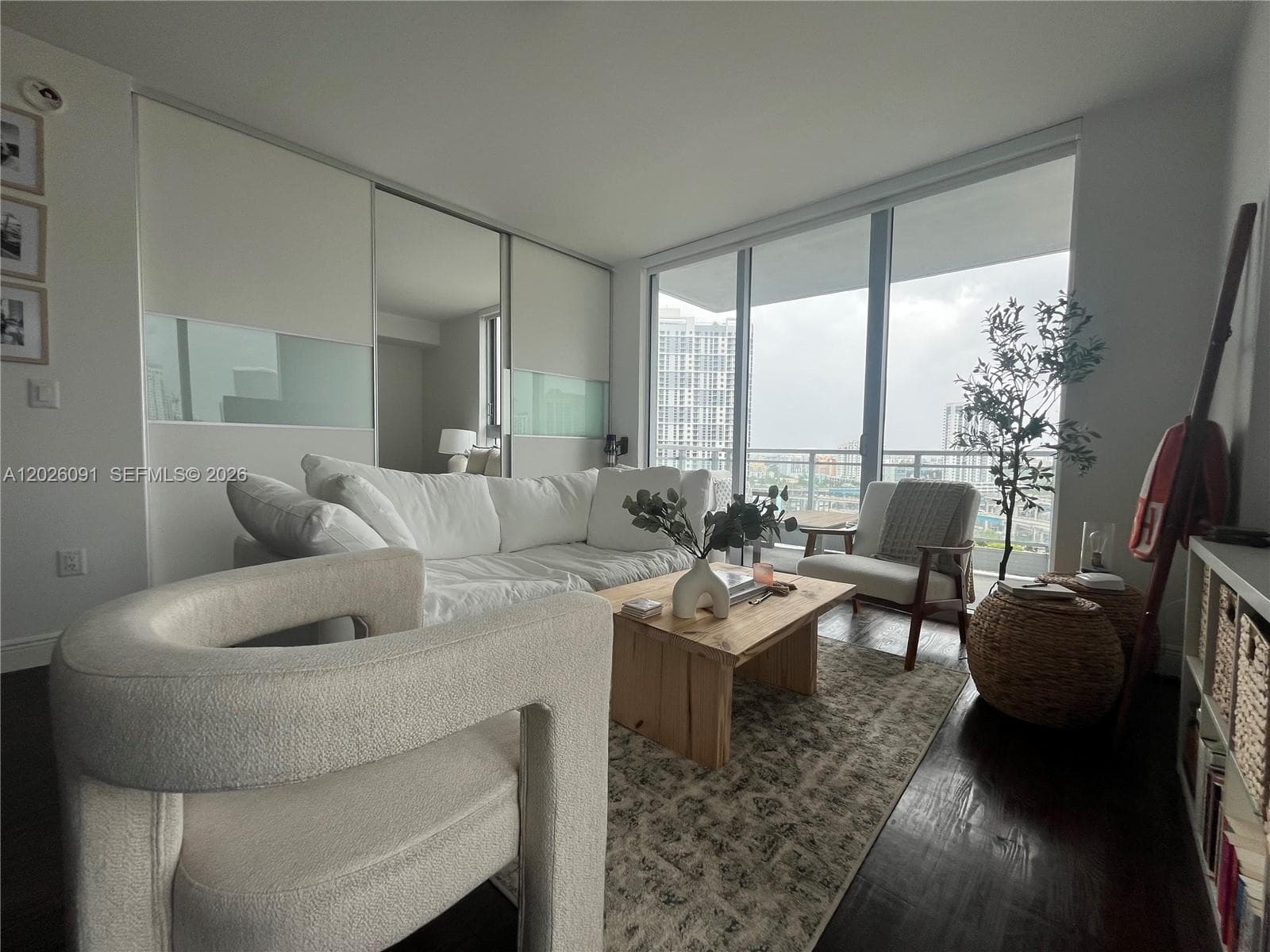 90 SW 3rd St # 1705, Miami FL 33130 — 4