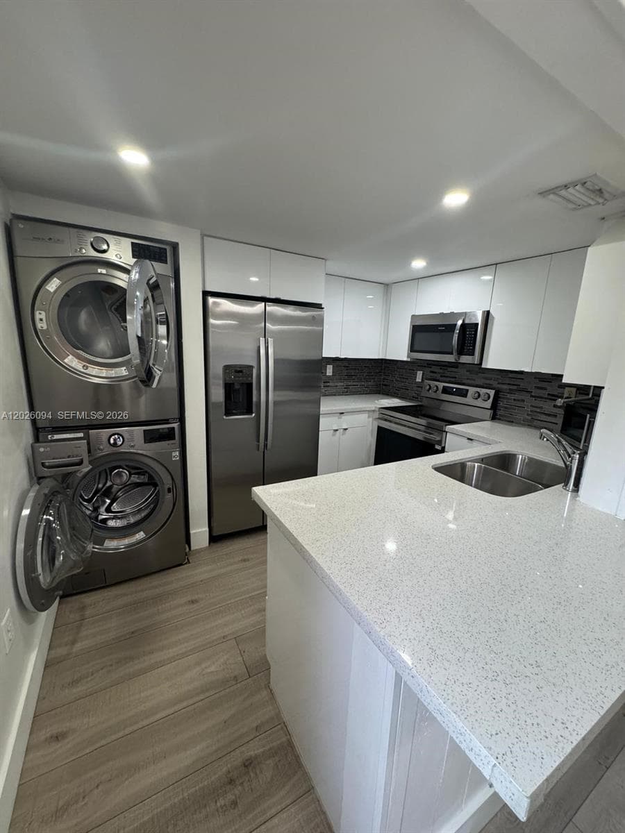 10282 NW 9th St Cir # 206, Miami FL 33172 — 5