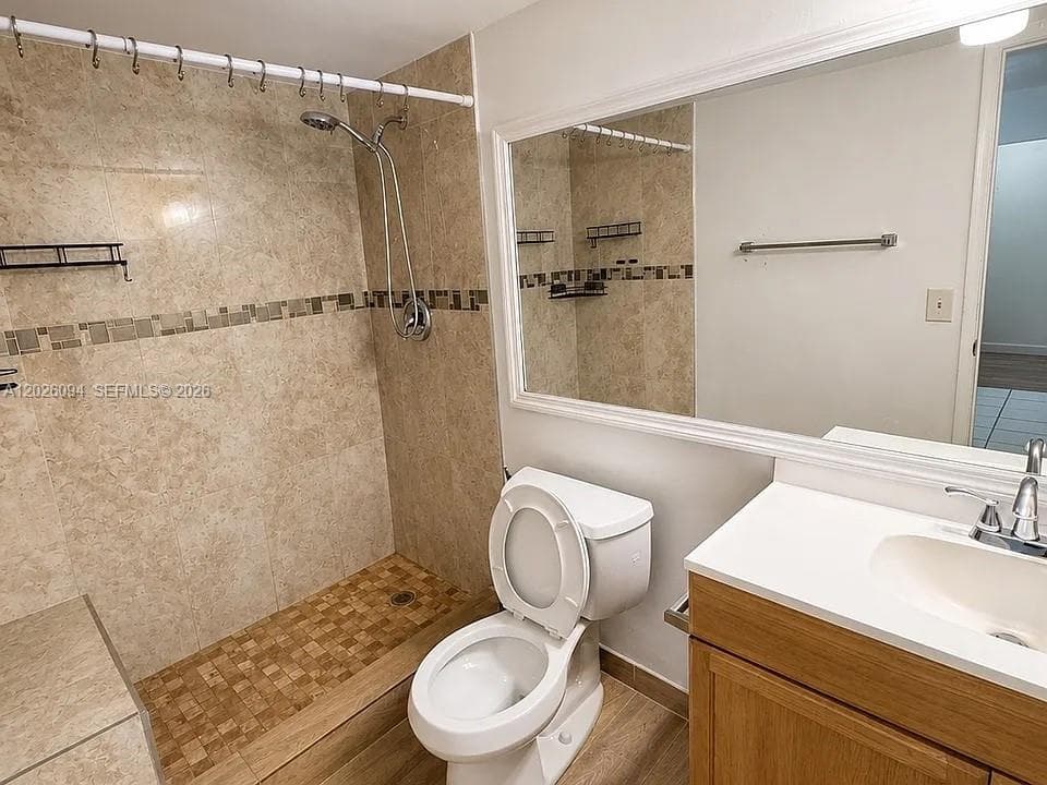10282 NW 9th St Cir # 206, Miami FL 33172 — 9