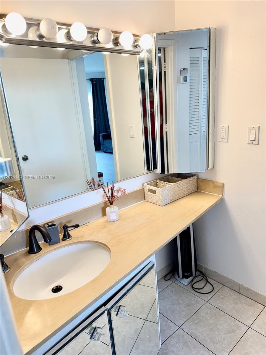 300 Bayview Dr # 1903, Sunny Isles Beach FL 33160 — 10