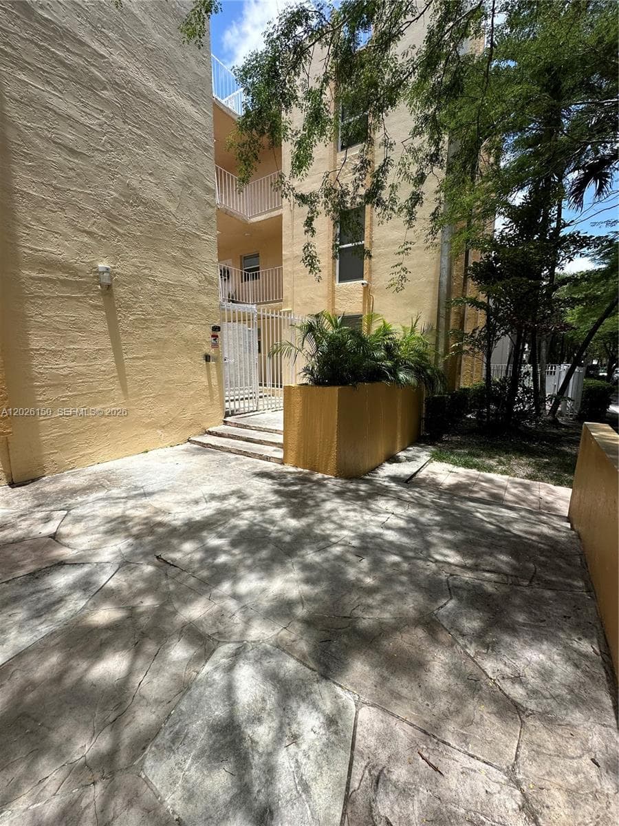 1208 Salzedo St # 18, Coral Gables FL 33134 — 10